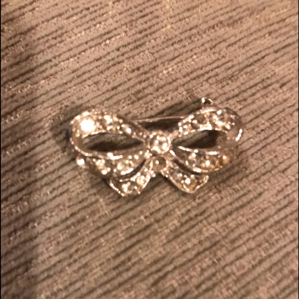 Vintage silver bow brooch pin clear rhinestones